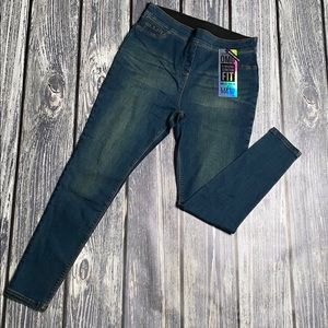 NWT Skinny High Rise Jeans